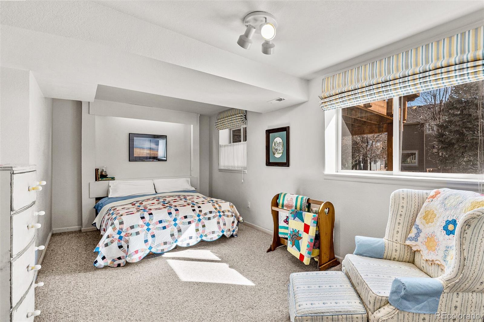 4 Cotoneaster Littleton, CO 80127 - Photo 17 of 23