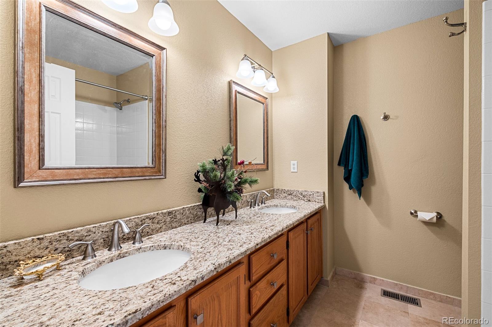 4 Cotoneaster Littleton, CO 80127 - Photo 20 of 23