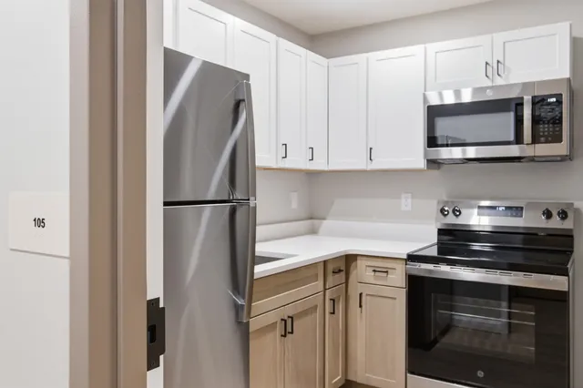 $1,775 | 15 Mountain Road, Unit 105, Goffstown, NH 03045