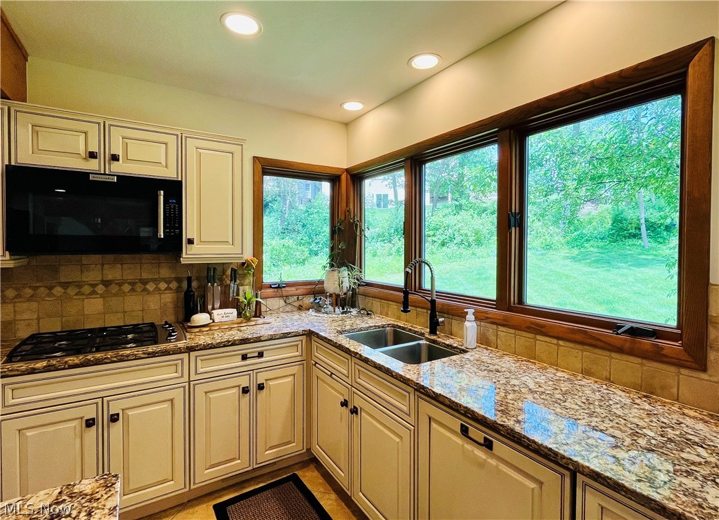 35560 Ridgeway Lane Willoughby, OH 44094 - Photo 14 of 50