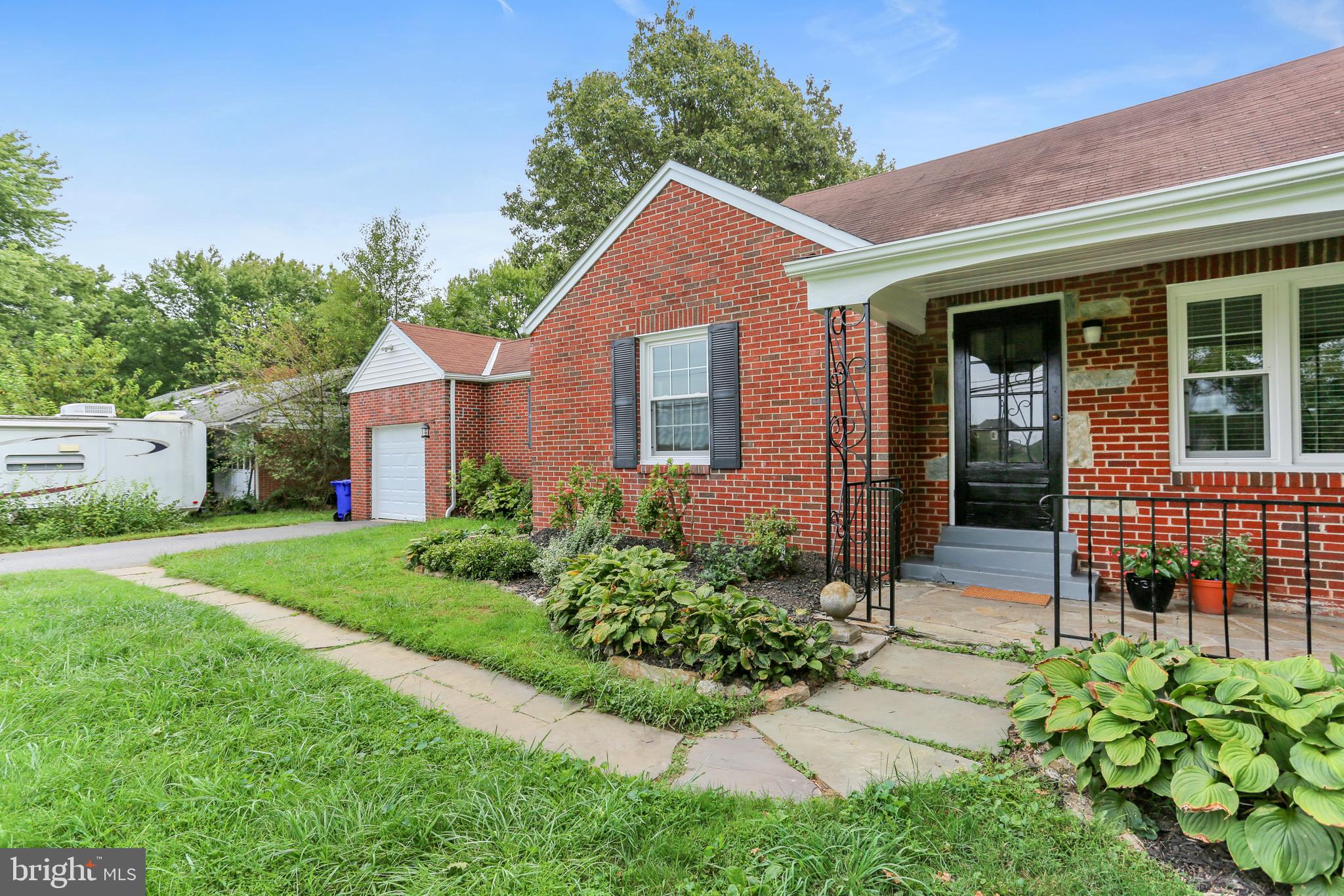 7012 Warfield Road Laytonsville, MD 20882 - Photo 3 of 49