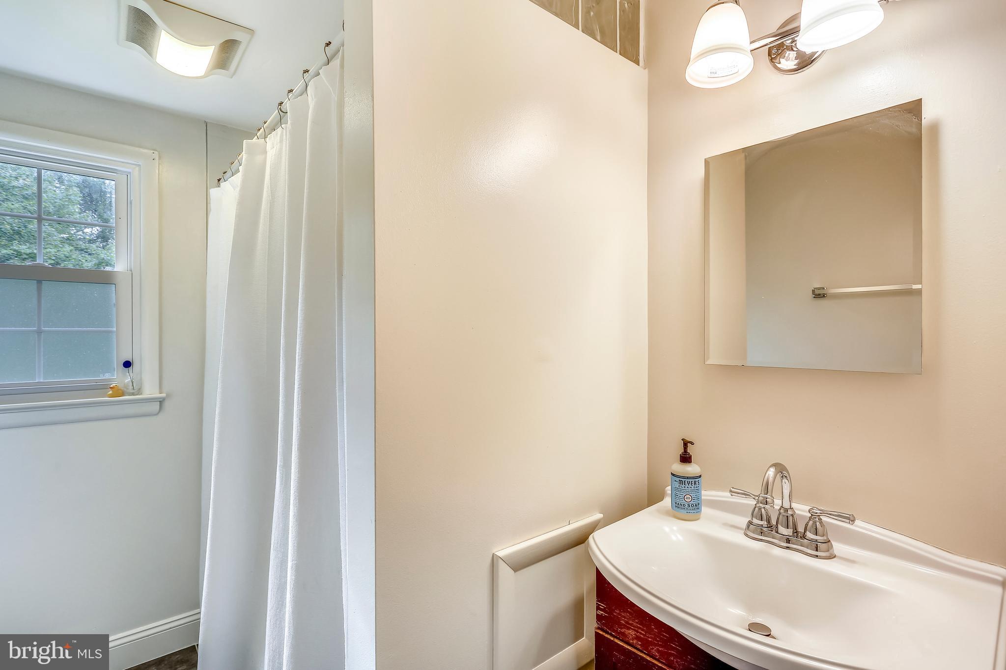 7012 Warfield Road Laytonsville, MD 20882 - Photo 28 of 49