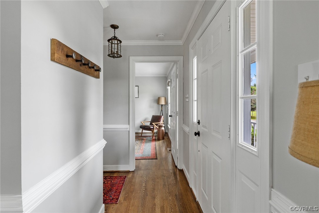 19850 Templeton Road Carson, VA 23830 - Photo 8 of 49 a view of a hallway view with living room
