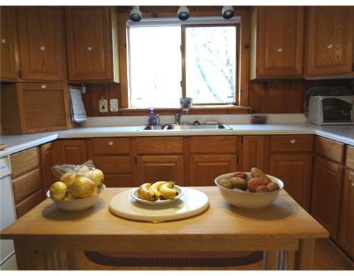 29 Mills Road Kennebunkport, ME 04046 - Photo 10 of 21 Kitchen. Another view of the kitchen.