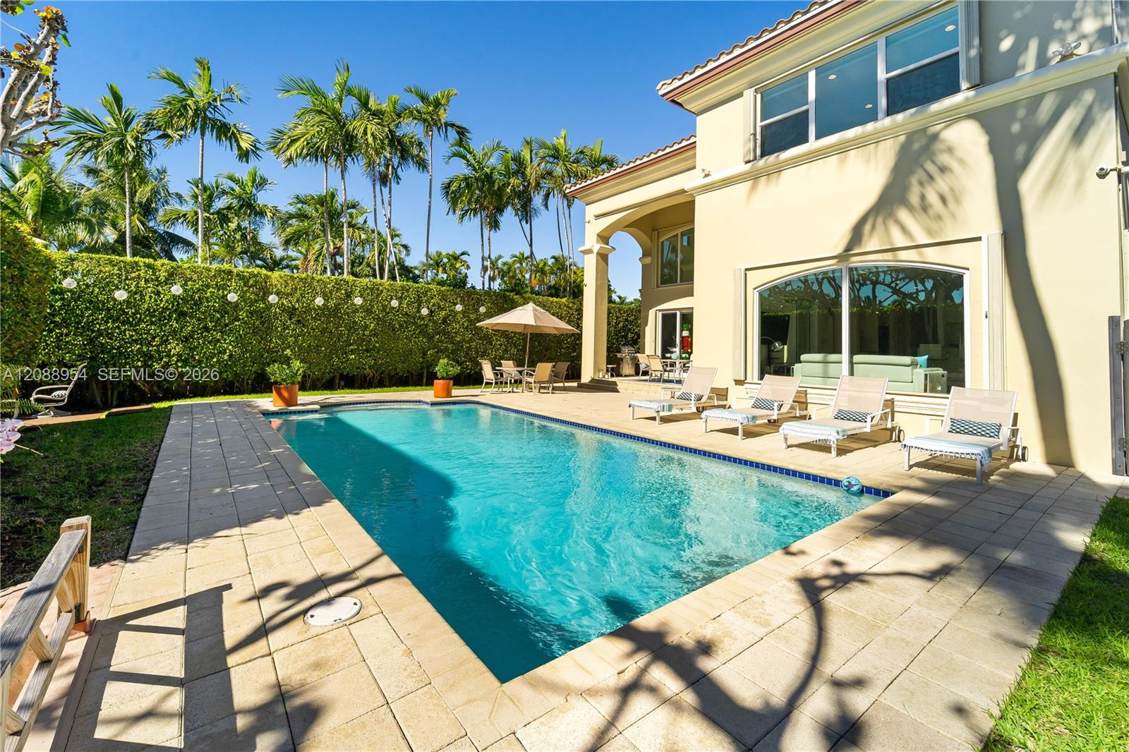 1490 Cleveland Road Miami Beach, FL 33141 - Photo 30 of 33 Gallery Image 30