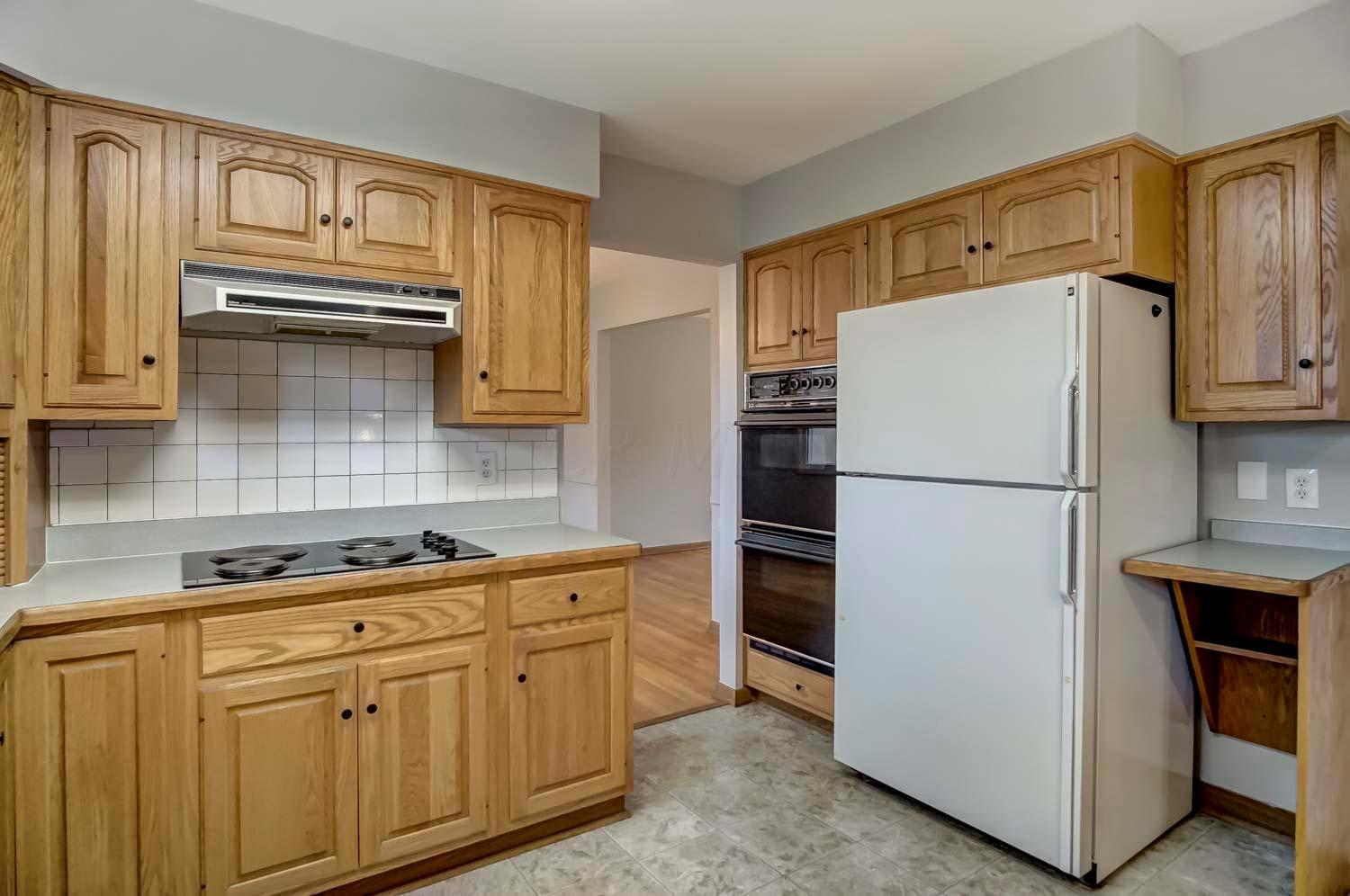 1727 Lynnhurst Road Columbus, OH 43229 - Photo 4 of 34 Gallery Image 4