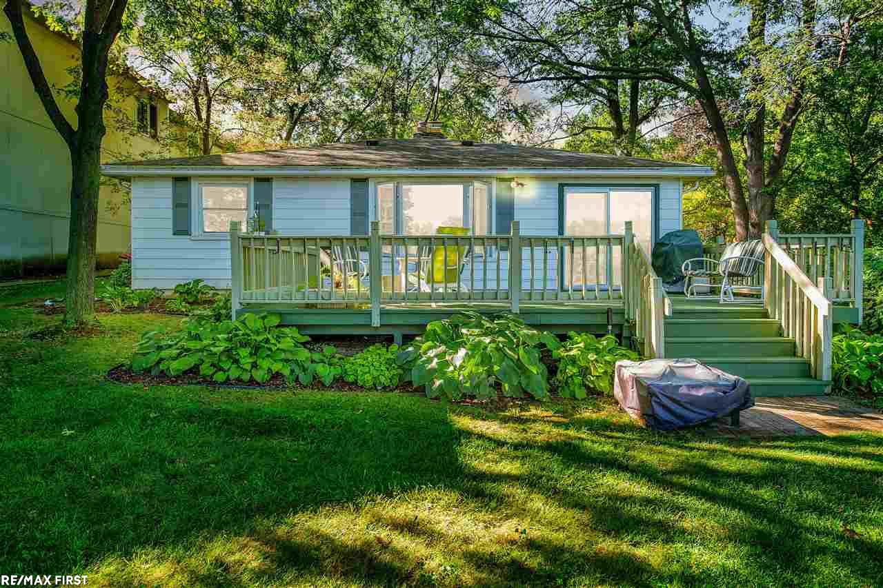 3448 Lexington Road Waterford, MI 48328 - Photo 1 of 42 50054611.JPG