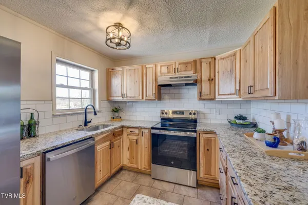 $309,900 | 895 Choctaw Drive, Chuckey, TN 37641