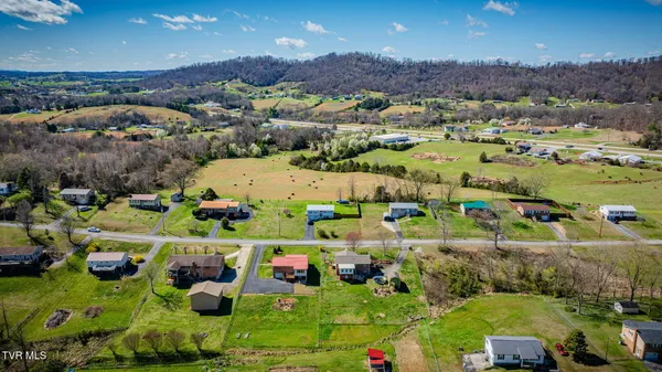$309,900 | 895 Choctaw Drive, Chuckey, TN 37641
