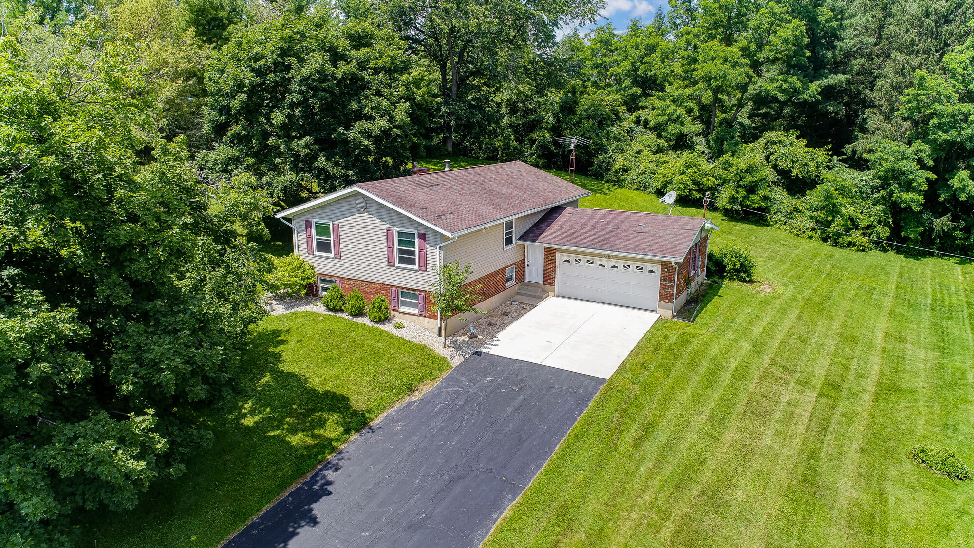 3550 Crescent Hill Road Springfield, OH 45502 - Photo 2 of 66