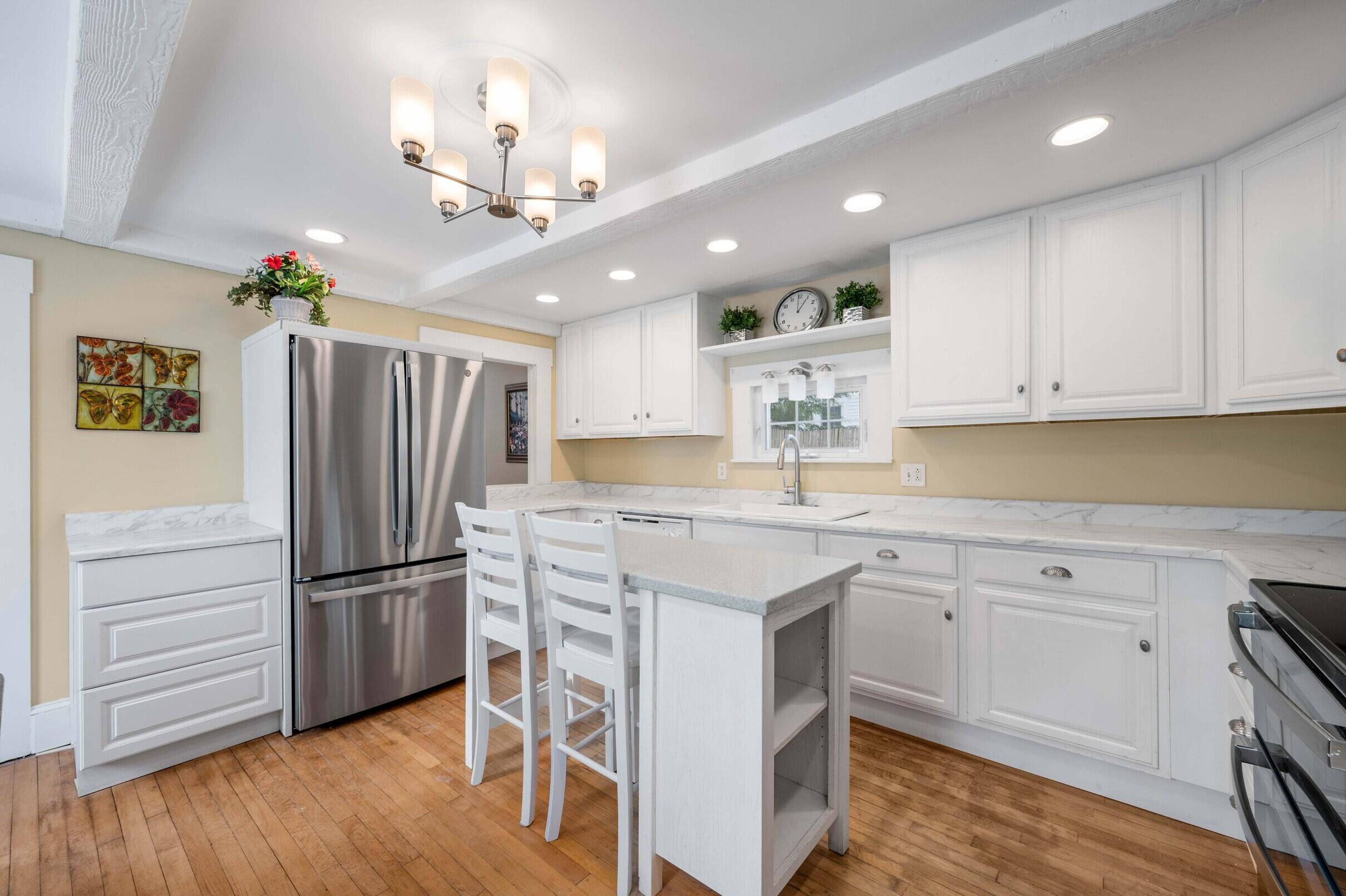 10-140-Pleasant-St-10