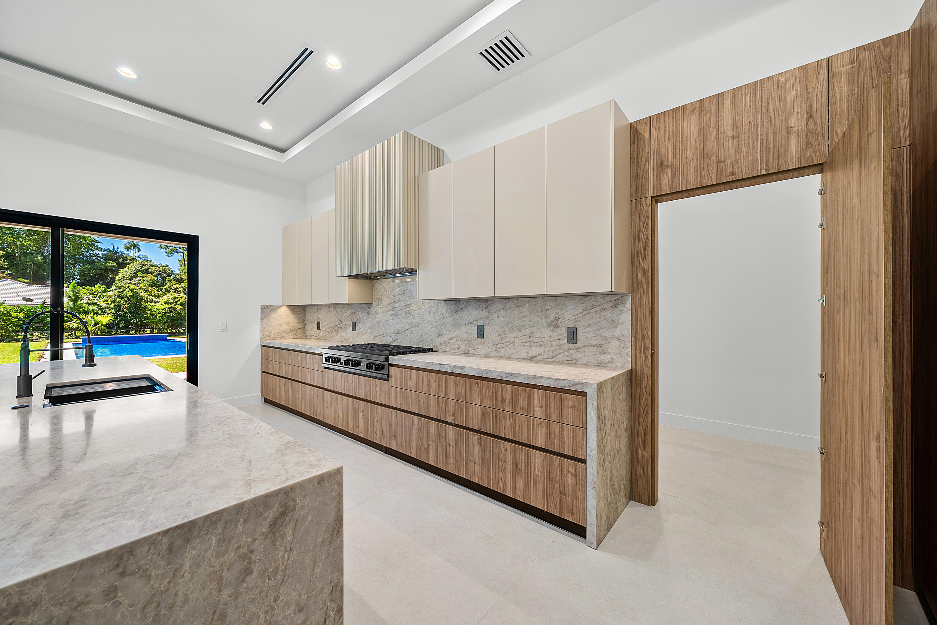 14817 Paddock Drive Wellington, FL 33414 - Photo 23 of 63 21