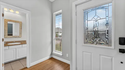 $379,900 | 4439 Spencer Street, Houston, TX 77007
