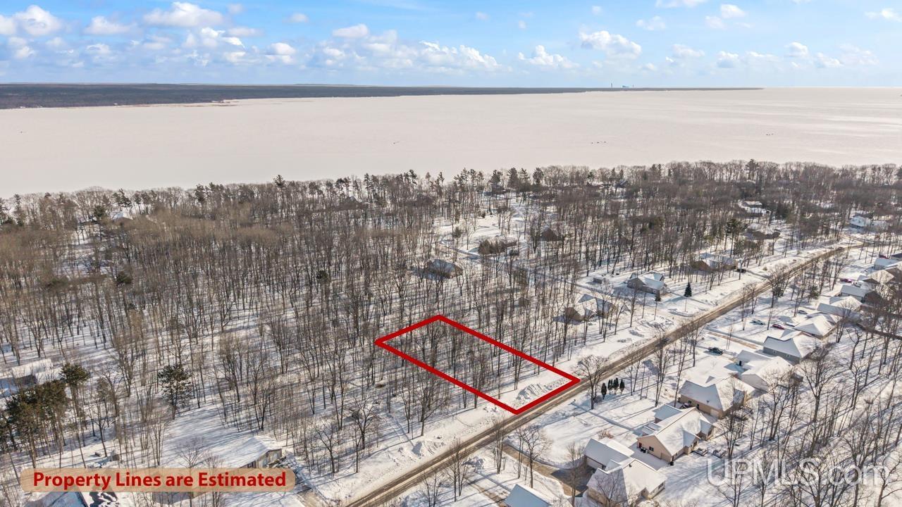57 Tipperary Road Gladstone, MI 49837 - Photo 2 of 20