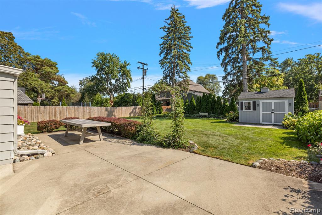 2546 Dorchester Road Birmingham, MI 48009 - Photo 42 of 52 Gallery Image 42