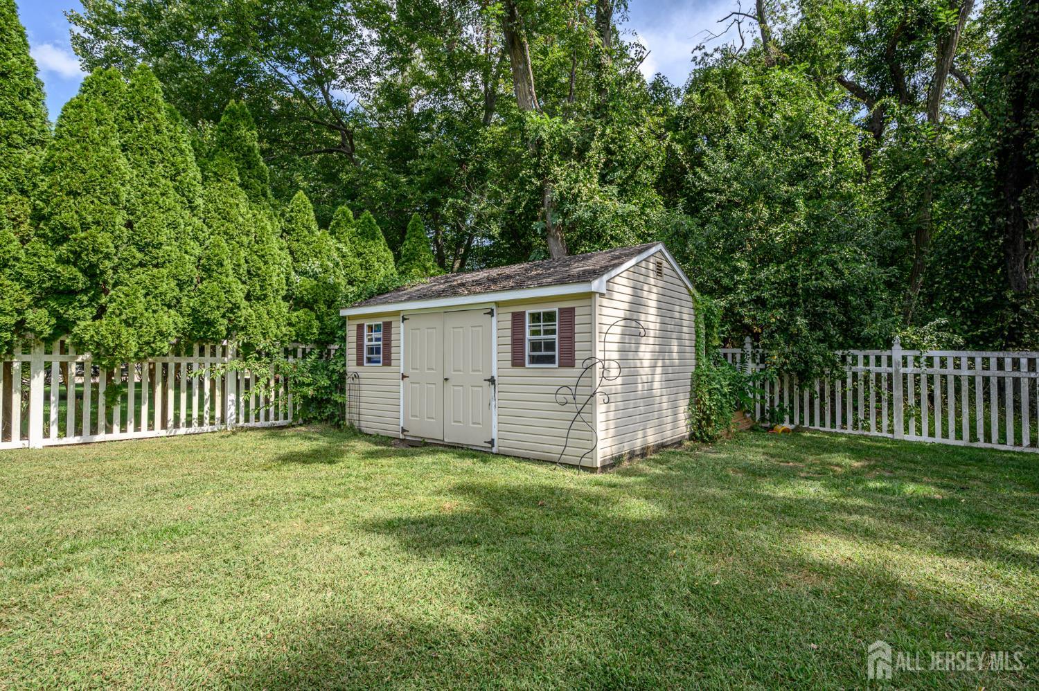 12 Dantley Drive Howell, NJ 07731 - Photo 31 of 33
