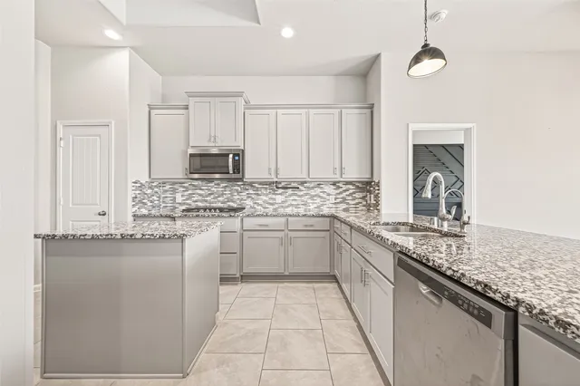 $2,500 | 4051 Prairie Landing Lane, Katy, TX 77494