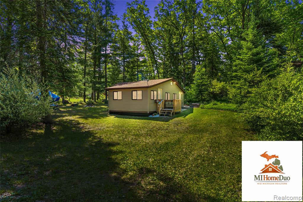 6960 Rumsay Street Harrison, MI 48625 - Photo 3 of 29