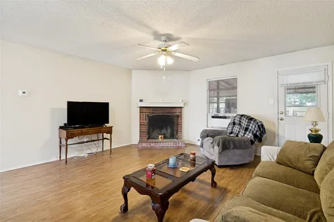 $215,000 | 222 Idlewyld Drive, Mesquite, TX 75149