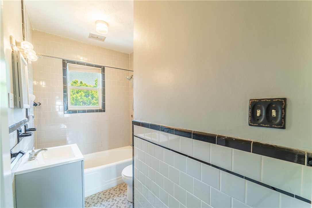 18 Dunnell Avenue Pawtucket, RI 02860 - Photo 18 of 37