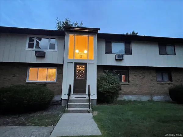 $214,900 | 508 Parr Meadow Drive, Unit 5H, Newburgh, NY 12550