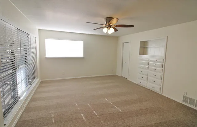 $2,795 | 313 Woodhaven Drive, DeSoto, TX 75115