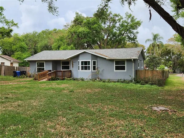 $385,000 | 1926 Meadowridge Drive, Brandon, FL 33511