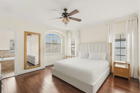 $429,999 | 836 Garden Oaks Terrace, Houston, TX 77018