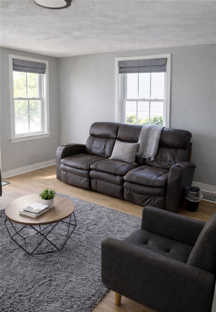 33 Princess Avenue Cranston, RI 02920 - Photo 2 of 14