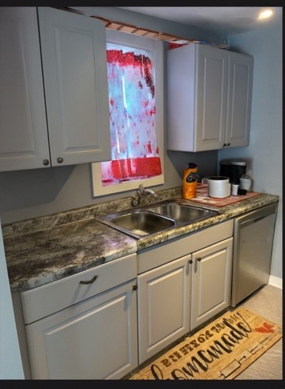 33 Princess Avenue Cranston, RI 02920 - Photo 4 of 14