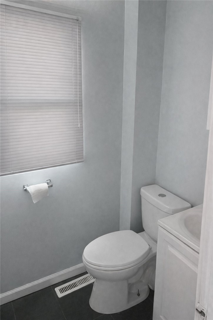 33 Princess Avenue Cranston, RI 02920 - Photo 7 of 14