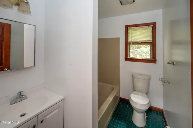 $272,000 | 8 Caldwell Street, Albany, NY 12208