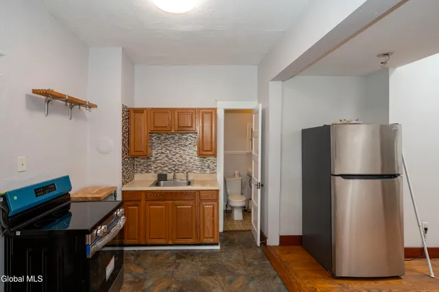 $272,000 | 8 Caldwell Street, Albany, NY 12208