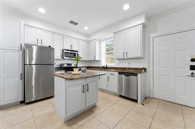 $275,000 | 2616 Bella Vista Drive, Davenport, FL 33897