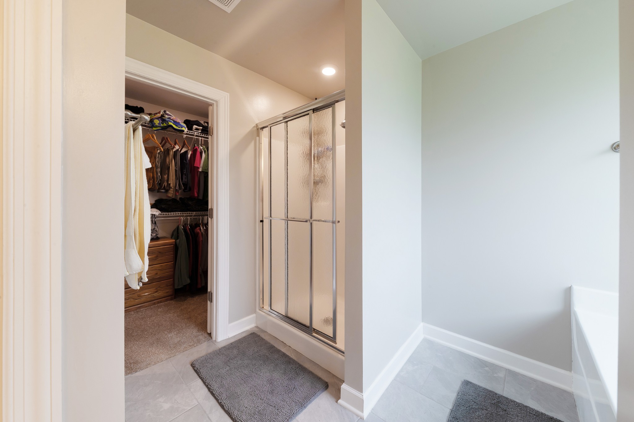 191 Preserve Circle Manchester, TN 37355 - Photo 15 of 25 a view of walk in closet with clothes