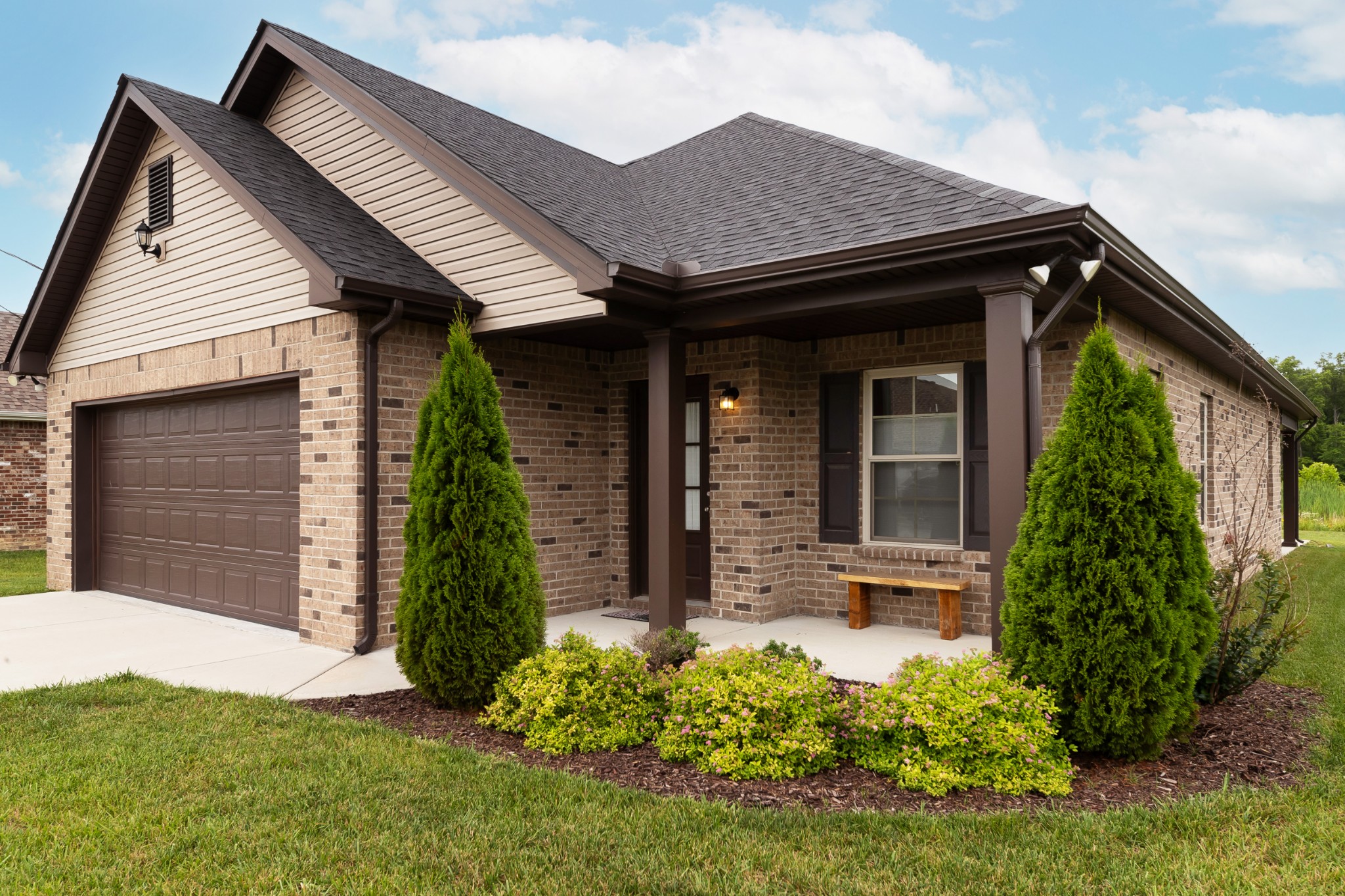 191 Preserve Circle Manchester, TN 37355 - Photo 2 of 25 a front view of a house with garden