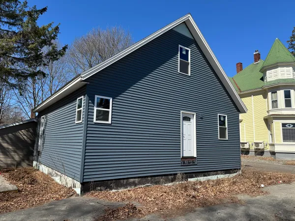 $150,000 | 24 Prentiss Street, Bangor, ME 04401