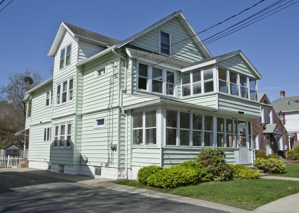 33 Morton Street West Springfield, MA 01089 - Photo 1 of 15 Gallery Image 1