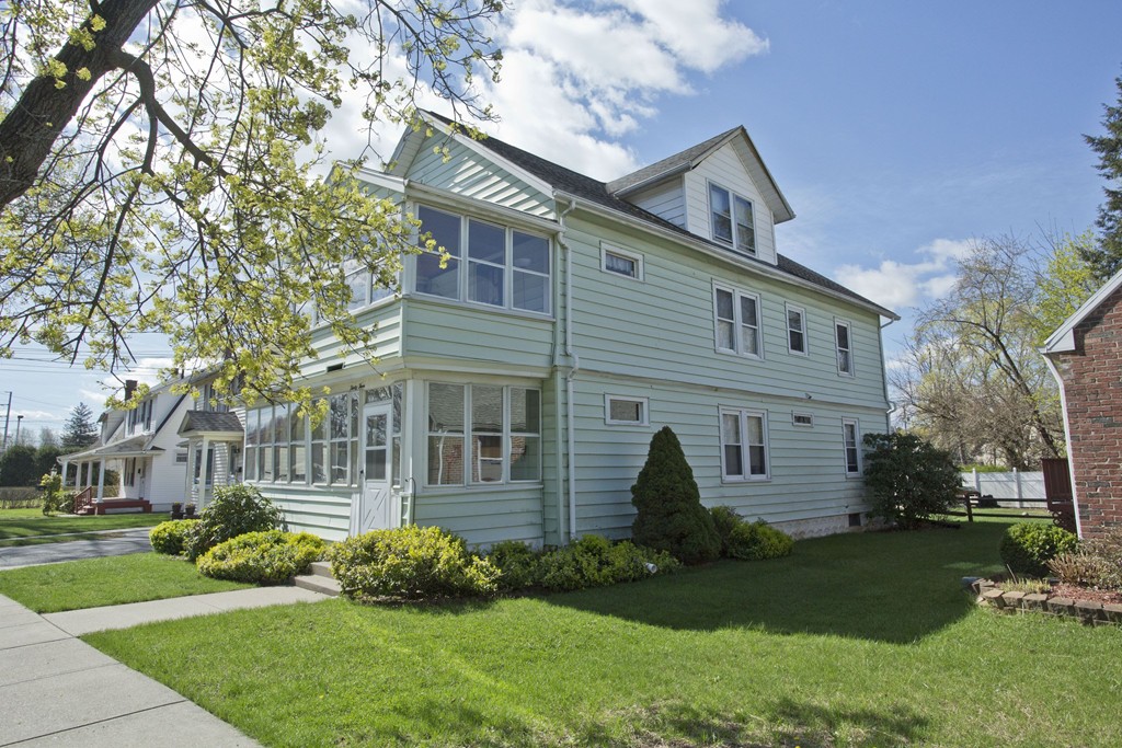 33 Morton Street West Springfield, MA 01089 - Photo 3 of 15 Gallery Image 3