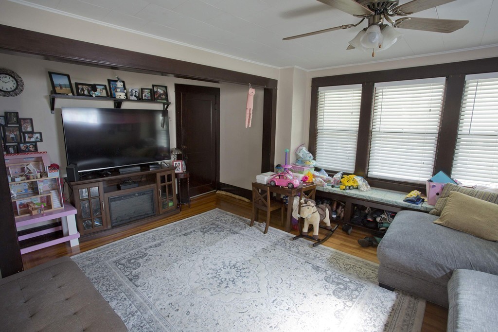 33 Morton Street West Springfield, MA 01089 - Photo 6 of 15 Gallery Image 6