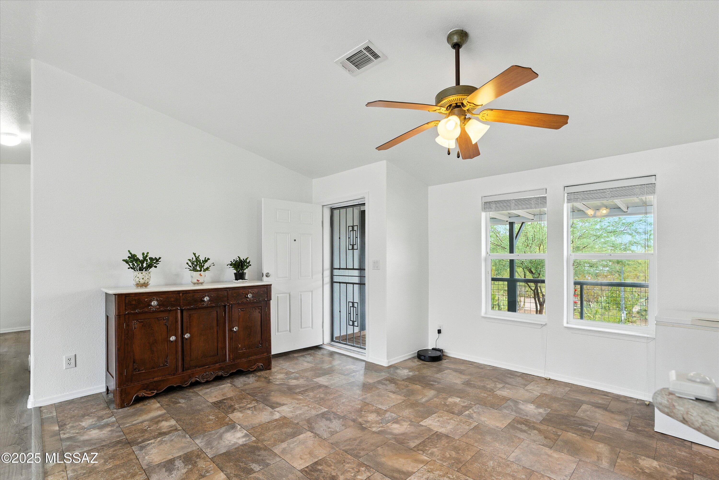 10597 West Mars Road Tucson, AZ 85743 - Photo 4 of 26 Gallery Image 4