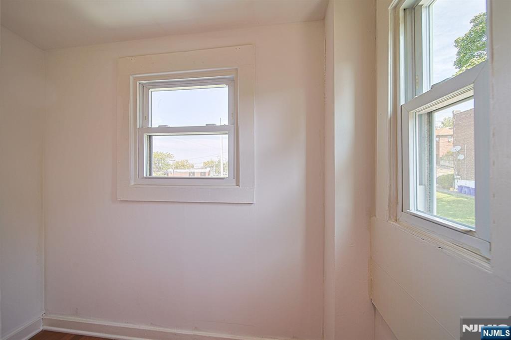 334 Broad Avenue Ridgefield, NJ 07657 - Photo 23 of 36 Gallery Image 23