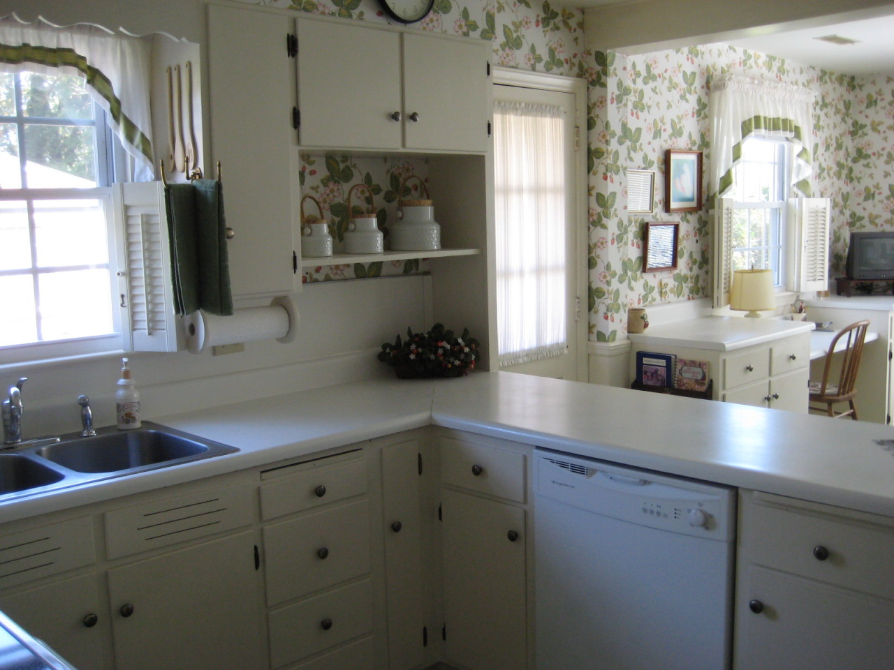 3550 Winding Way Road Southwest Roanoke, VA 24015 - Photo 5 of 8 Kitchen