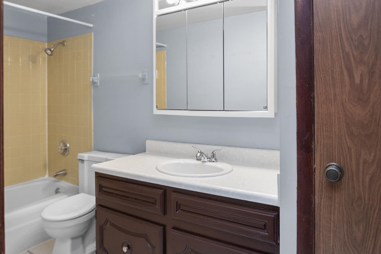 2672 Humboldt Road, Unit 4 Green Bay, WI 54311 - Photo 16 of 29