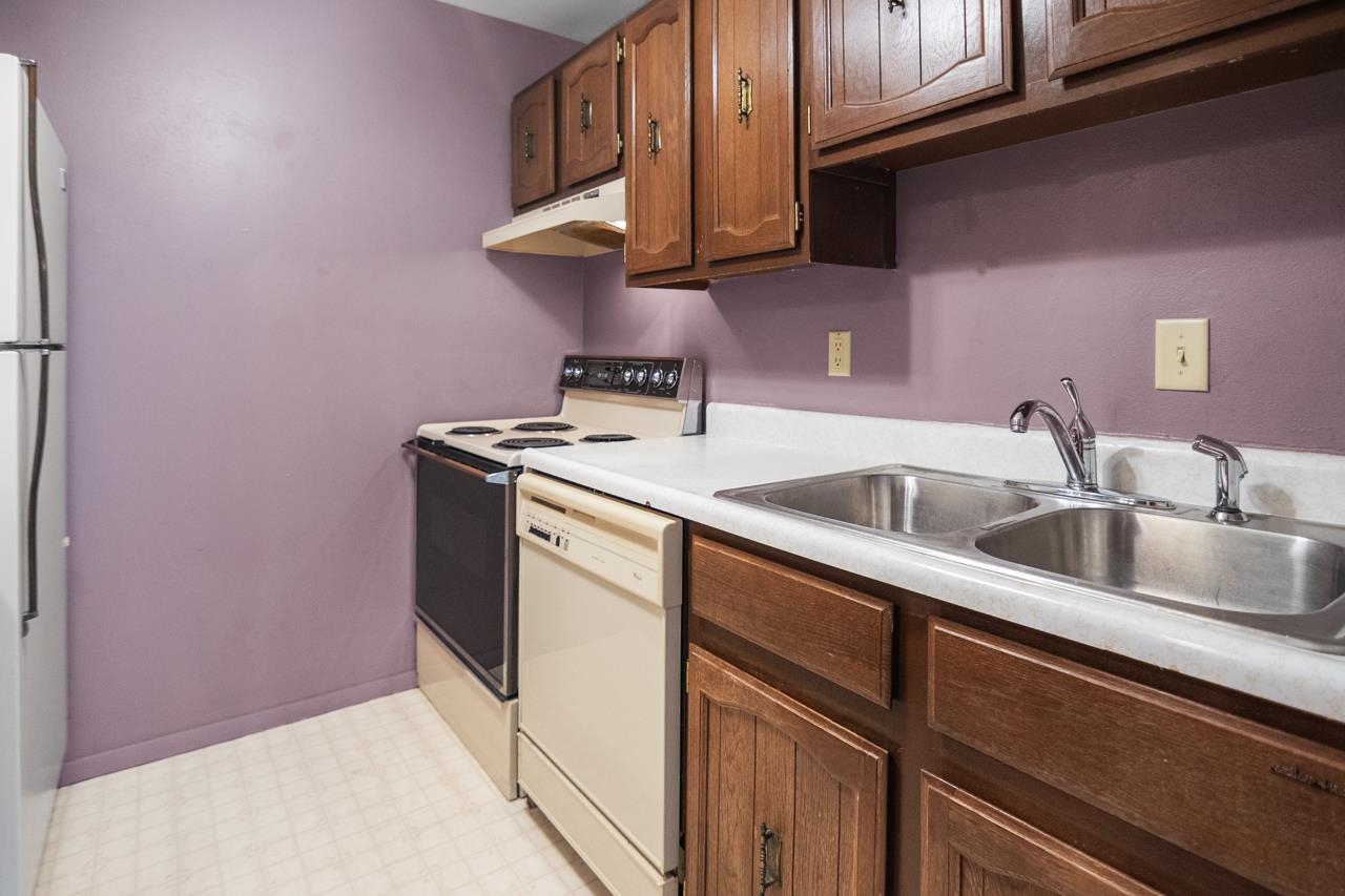 2672 Humboldt Road, Unit 4 Green Bay, WI 54311 - Photo 7 of 29