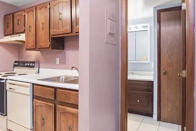 $99,000 | 2672 Humboldt Road, Unit 4, Green Bay, WI 54311