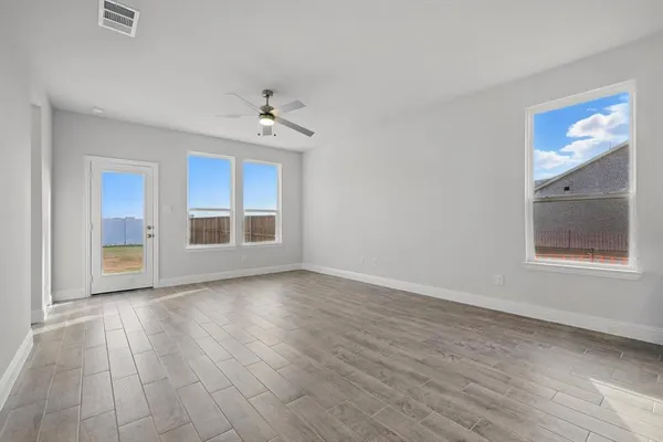 $2,399 | 806 Aroco Bend, Princeton, TX 75407