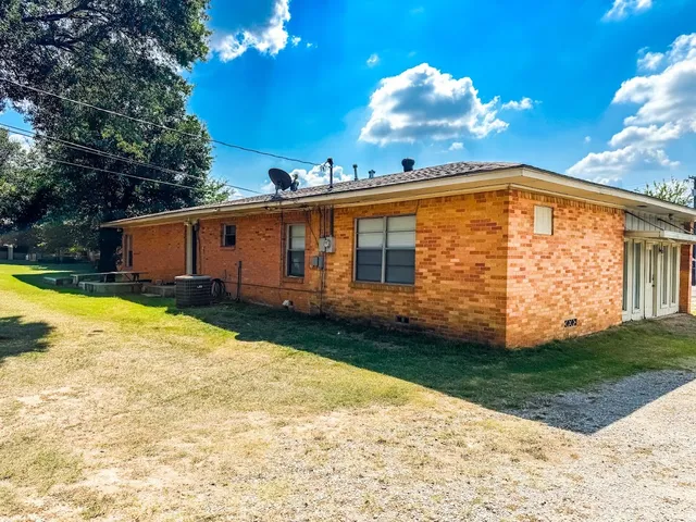 $140,000 | 552 East Commerce Street, Fairfield, TX 75840