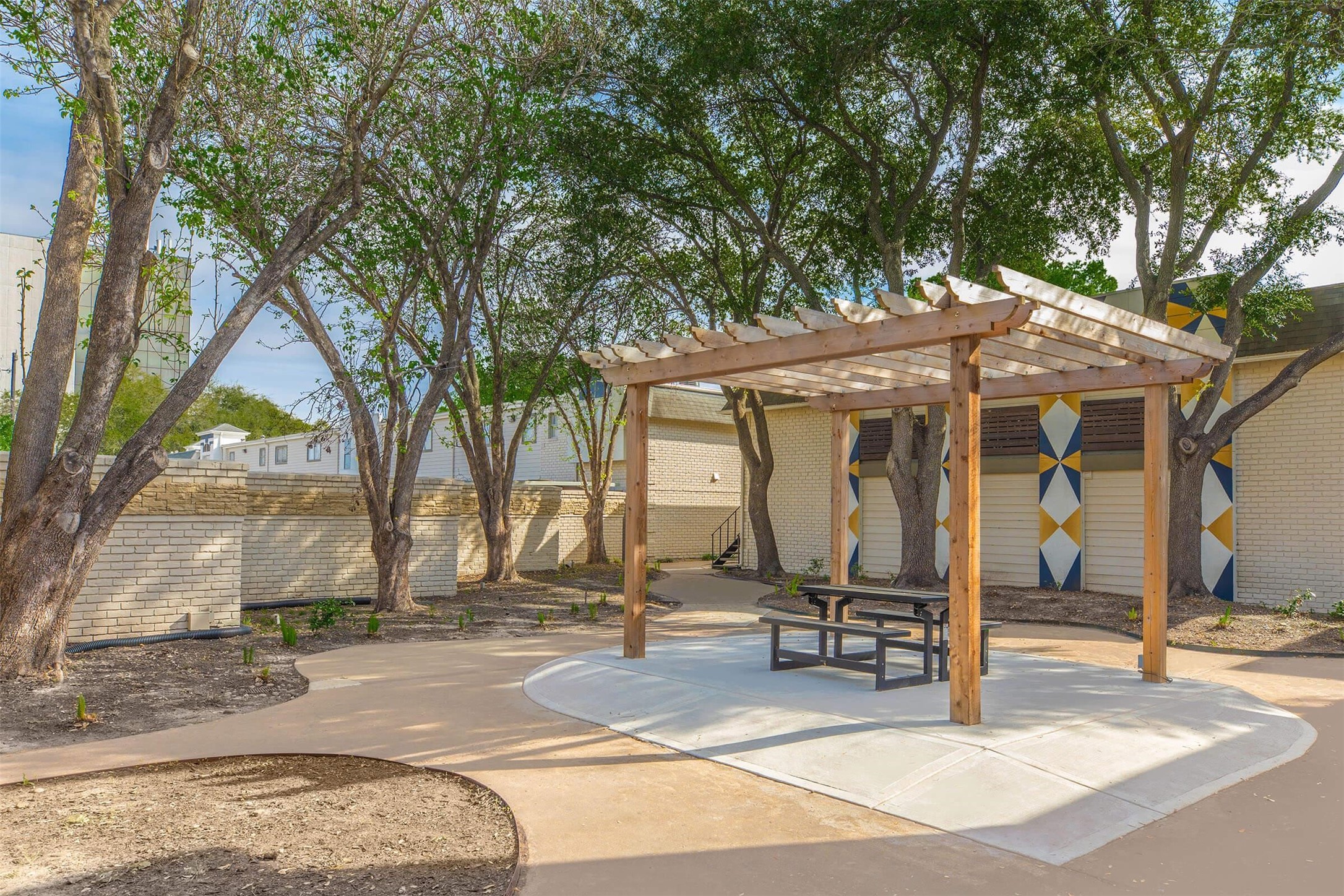3001 Hillcroft Street, Unit G0504 Houston, TX 77057 - Photo 42 of 50 a building outdoor space with seating space