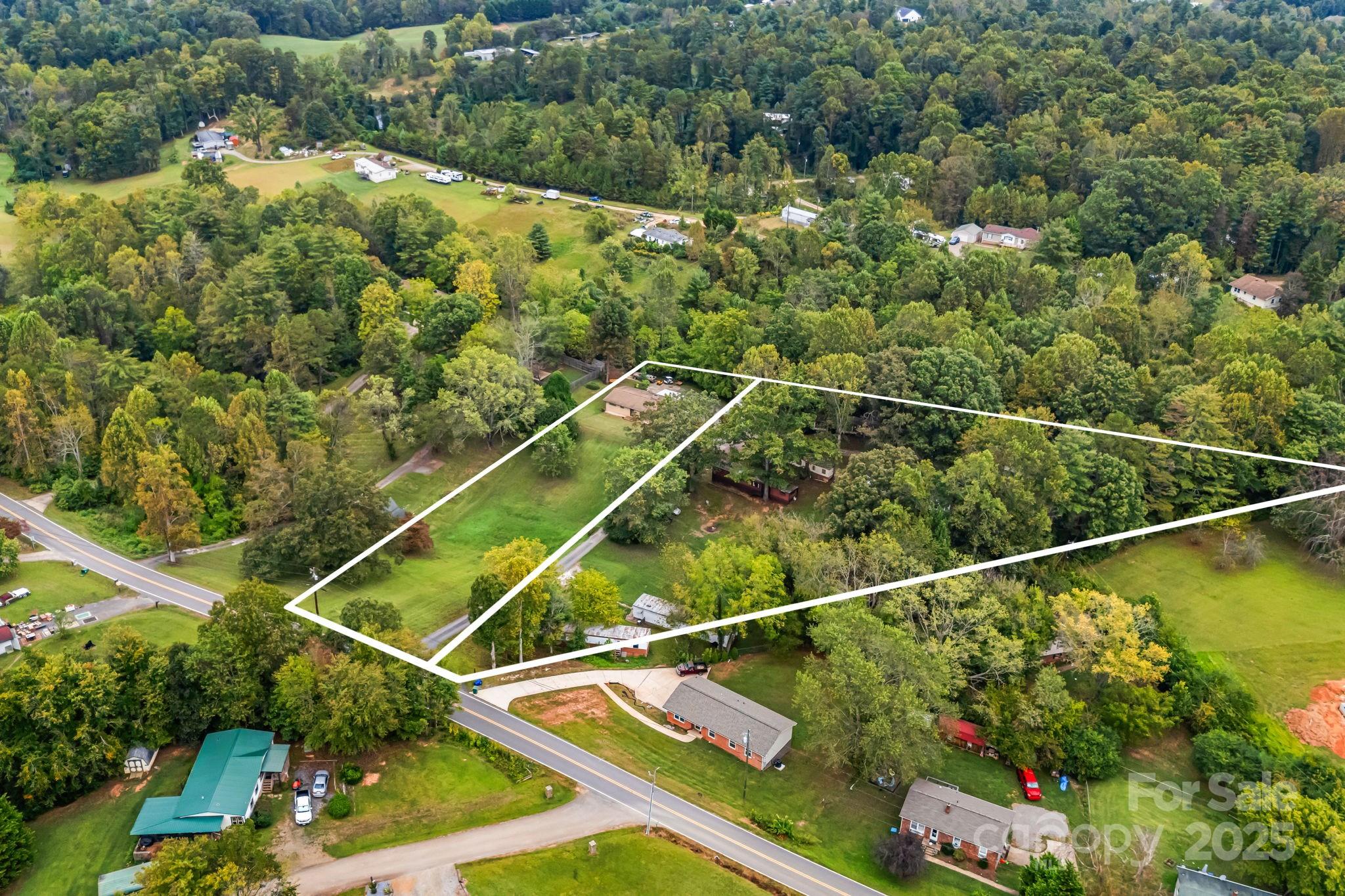 18 Bianca Way Alexander, NC 28701 - Photo 4 of 30 a view of a tennis court
